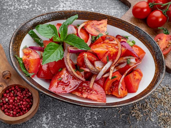 Sweet Tomatoes With Red Onion